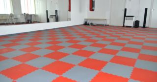 Резиновое покрытие для спортзала Качканар, цена от 865 руб.